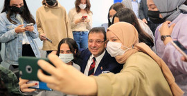 İmamoğlu'dan Rizeli öğrenciye: Şu siyaseti de bilim yaptınız ya helal olsun