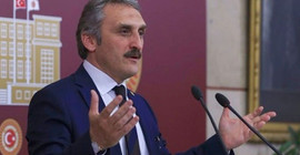 AKP'li Çamlı benzin kuyruğunu yanlış anladı: Bereket yoğunluğu