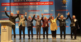CHP'den istifa eden iki isim AKP'ye geçti