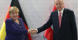 Erdoğan, Merkel ile görüştü