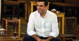 Demirtaş'tan Erdoğan'a 'araba' göndermesi: Yakında sizi bu 'aşırı zenginlikten' kurtaracağız