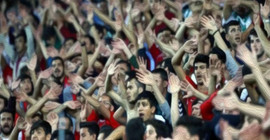 'Tezahürat yapılırken maske takılmalı; damlacıklarla beraber daha fazla virüs saçılabilir'