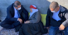 96 yaşında yargılanan kadın, evine gelen DEVA üyelerini polis zannedince gözyaşlarına boğuldu