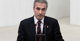 AKP'de sürpriz karar: Görevi bırakıyor