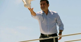 Demirtaş’tan Türkiye soluna 'basit sorular'