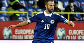 Fotoğrafları basına yansıyan Beşiktaşlı Pjanic'e tepki büyüyor