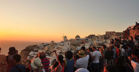 Santorini turistlere sınırlama istiyor