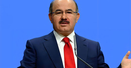 Eski Bakan Çelik: Krizi dış güçlere havale edip kendimizi kurtarmaya çalışıyoruz