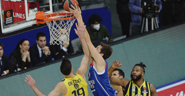 Euroleague'deki İstanbul derbisini Anadolu Efes kazandı