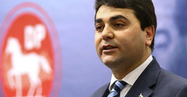 Uysal: Hesap sormak yerine madalya mı takacağız?