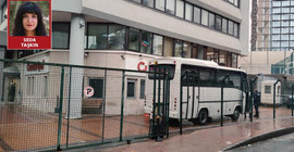 İşten atılan gazeteciler açıklama yapmak istedi: Cumhuriyet Gazetesi polis çağırdı