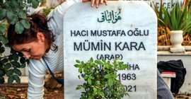 Engelli eşi dövülerek öldürülen kadın, korkudan mezarına gidemiyor