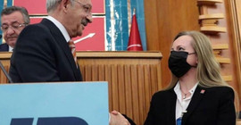 İstifa eden AKP'li Meclis Üyesi, CHP'ye katıldı