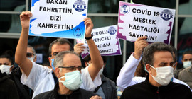 Sağlık ve sosyal hizmet emekçileri iş bıraktı: Bizi tüketmekten vazgeçin