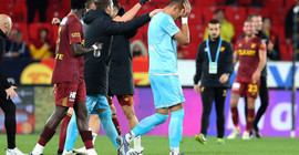 Göztepe'de galibiyet 5.5 aylık bebeğini kaybeden İrfan Can'a hediye edildi