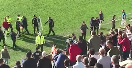 Hakeme kafa atan futbolcunun sözleşmesi feshedildi