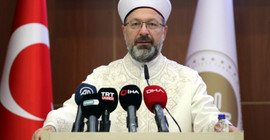 Erbaş: Diyanet İşleri Başkanlığı olarak çimento olmaya çalışıyoruz