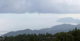 Antalya Kemer'de denizde hortum çıktı