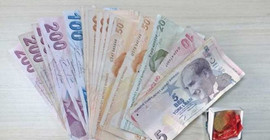 Çaldığı kredi kartıyla altın aldı, alışveriş yaptı; ATM'den para çekince yakalandı