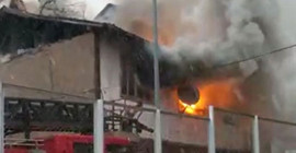 Soba yangını iki katlı evi küle çevirdi