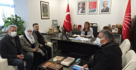 Mahpus yakınları CHP'yi ziyaret etti: 'Günde 100 mektup geliyor'