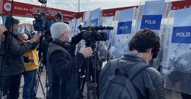 'Türkiye'yi soyanları haber yapan gazeteciler hedef alınıyor'