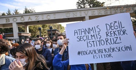 Yüzlerce yurttaştan öğrencisi, öğretim üyesi ve mezunlarıyla direnen Boğaziçi'ne destek