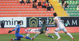 Alanyaspor'dan rakibine kendi evinde de yarım düzine gol