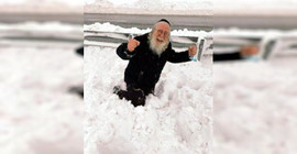 Karda mahsur kalan İsrailli haham geceyi camide geçirdi