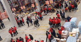 Migros Depo işçileri de iş bıraktı; eylem alanına TOMA getirildi