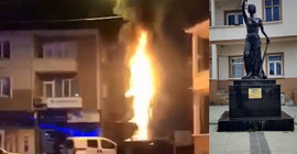 Edirne'de Adalet Anıtı yakıldı