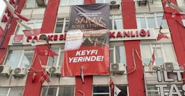 CHP’nin afişi ‘Cumhurbaşkanı’na hakaret’ gerekçesiyle toplatıldı
