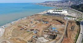 Dolgu alana yapılan Trabzonspor Stadı çökerken hastane inşaatı sürdürülüyor!
