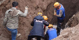Kayseri'de göçük: Toprak altında kalan işçi kurtarıldı