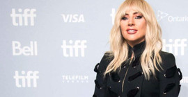 Lady Gaga'yı hastaneye düşüren gizemli hastalık