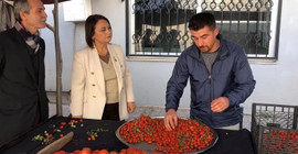 Pazarcılık yapan felsefe öğretmeni özetledi: Gençler yurt dışına mecbur bırakılıyor