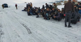 Van’da 2 minibüste 107 mülteci yakalandı