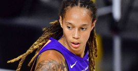 ABD'li basketbol yıldızı Griner, Rusya'da gözaltına alındı