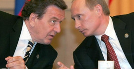 Gerhard Schröder barış için Putin’le görüşmeye gitti