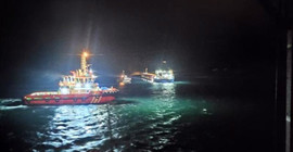 Çanakkale Boğazı'ndan geçen bir gemi karaya oturdu, kurtarma ekipleri sevk edildi