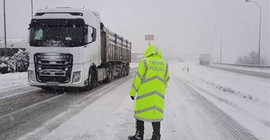 Tır ve kamyonların İstanbul'a girişi durduruldu