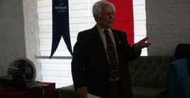 Yere düşürülen 89 yaşındaki doktor: Bu çamur Ankara'dan esen rüzgarın getirdiği çamur