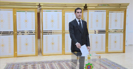 Türkmenistan'da babadan oğula 'iktidar değişimi': Berdimuhamedov'un oğlu yeni devlet başkanı seçildi