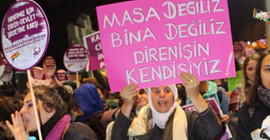Ev baskınları: Aralarında belediye başkanı ve aktivistlerin de olduğu 14 kadın gözaltına alındı
