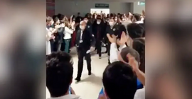 Doktoru darp eden uzman çavuş alkışlı protesto eşliğinde taburcu edildi