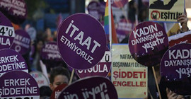 Gözaltındaki kadınların ifadeleri alınmaya başlandı: 8 Mart Kadınlar Günü mitingi suç sayıldı