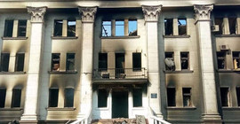 Ukrayna'da 400 kişinin sığındığı tiyatro binası bombalandı