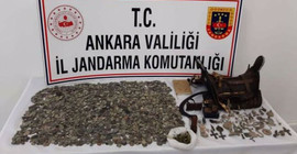 Ankara'da ihbar üzerine aranan adreste 4966 parça tarihi eser bulundu