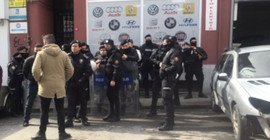 HDP Kartal ilçe binasına polis baskını