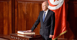 Kararnamelerle yetkilerini genişleten Tunus Cumhurbaşkanından yeni hamle: Meclis'i feshetti